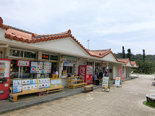 沖縄民家風の売店