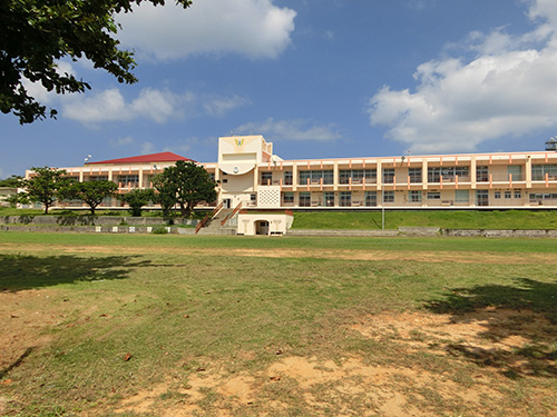 校庭の広い学校
