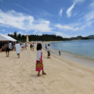 とても賑わうブセナビーチ