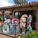 受付横の売店でもレンタルできます